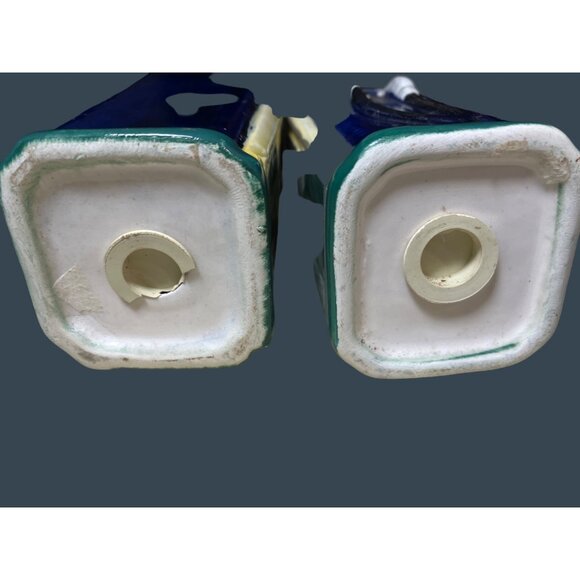 Roadside Gas Pump Salt & Pepper Shaker Set - Picture 8 of 10